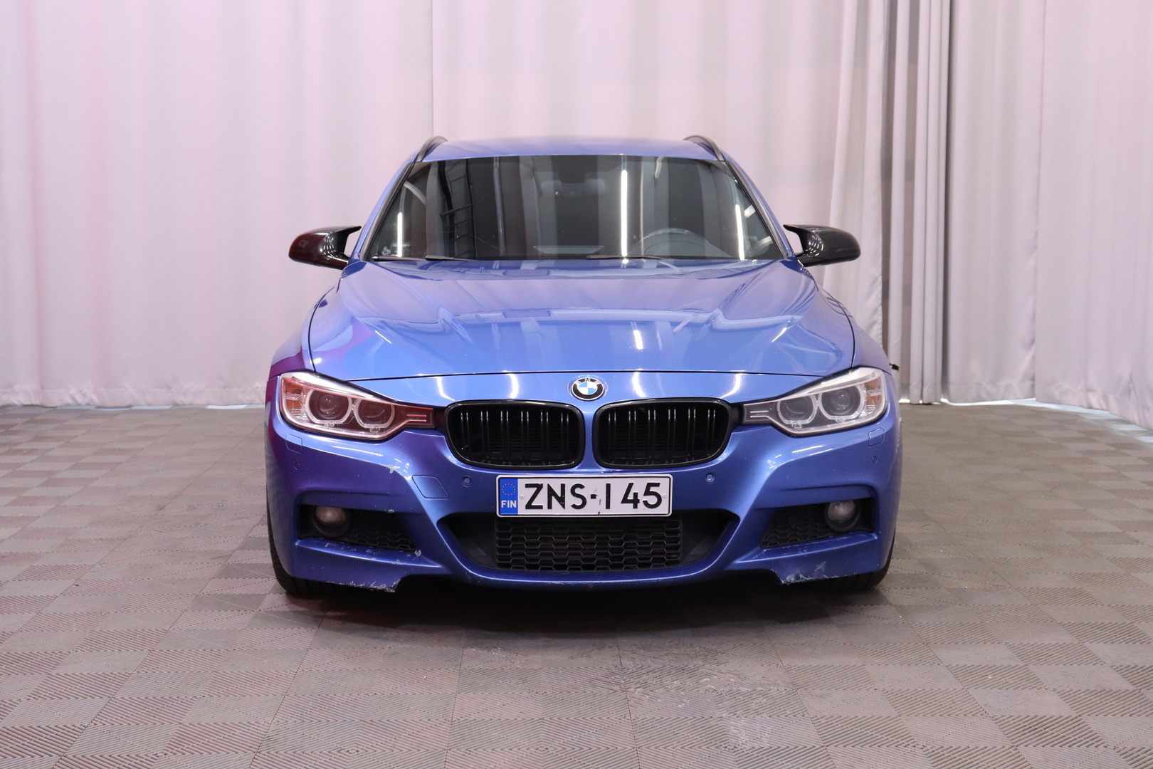 BMW - 330 - F31 Touring 330d TwinPower Turbo A xDrive // M-SPORT / Bluetooth / Vakkari / Navi // - Farmari