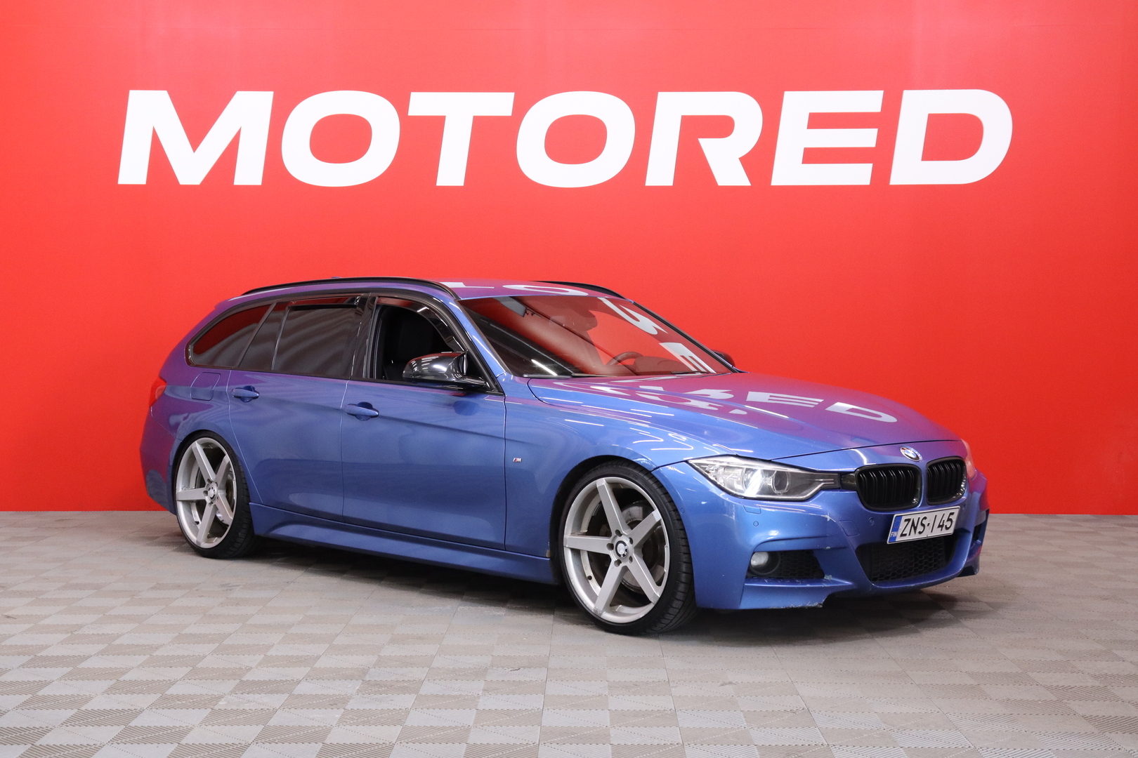 BMW - 330 - F31 Touring 330d TwinPower Turbo A xDrive // M-SPORT / Bluetooth / Vakkari / Navi // - Farmari