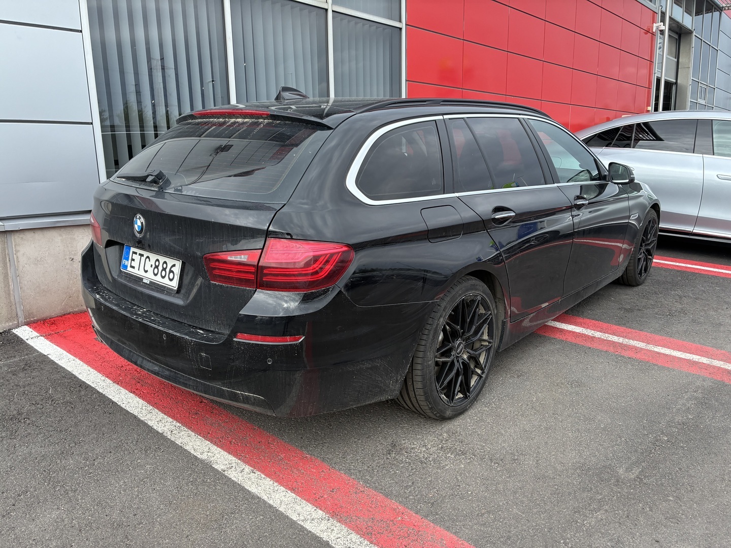 BMW - 520 - F11 Touring 520d A xDrive Business - Farmari