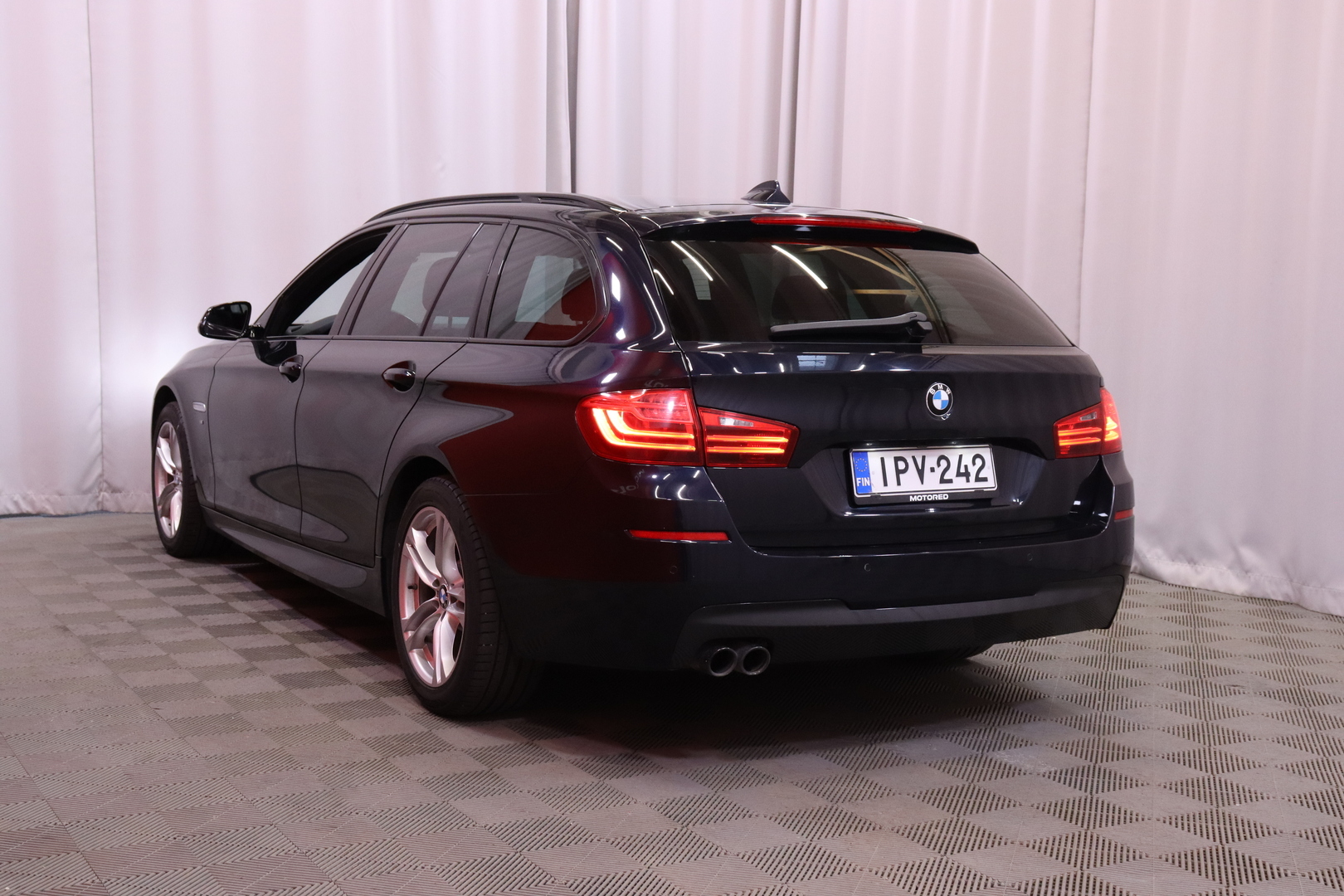 BMW - 520 - xDrive M Sport // Webasto / HiFi / Läm. ratti / Dakota Nahat // - Farmari