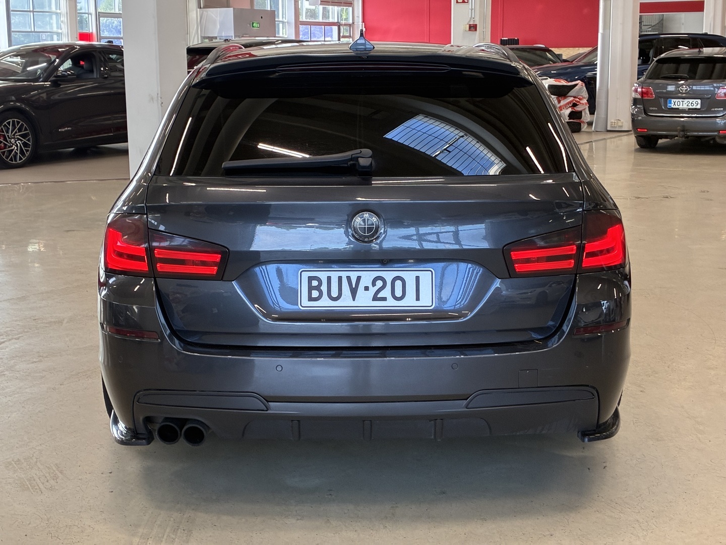 BMW - 530 - Msport F11 Touring / Myydään huutokaupat.com - Farmari