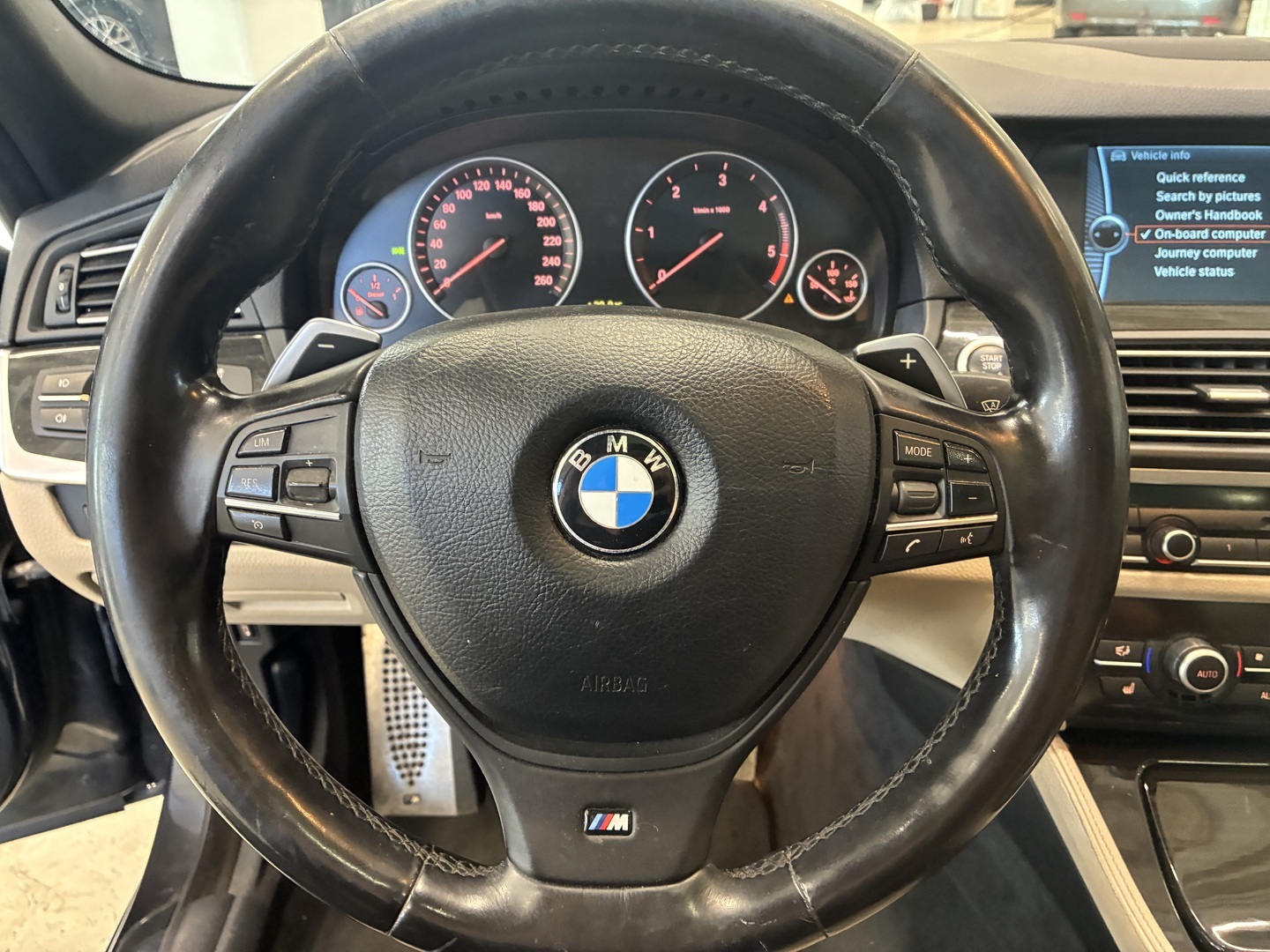 BMW - 530 - Msport F11 Touring / Myydään huutokaupat.com - Farmari