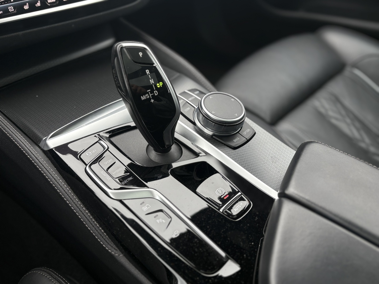 BMW - 530 - G31 Touring 530e xDrive A Charged Edition M Sport // Panorama / HUD / ACC / 360 / Laser / Muistipenkit / H&K // - Farmari