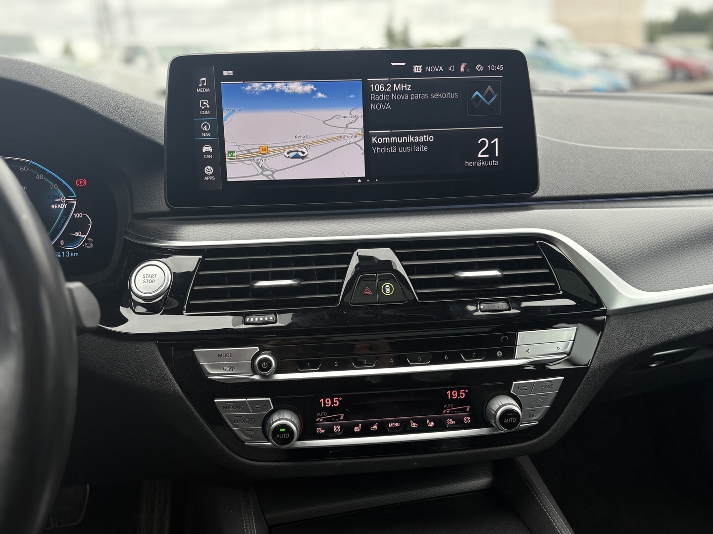 BMW - 530 - G31 Touring 530e xDrive A Charged Edition M Sport // Panorama / HUD / ACC / 360 / Laser / Muistipenkit / H&K // - Farmari