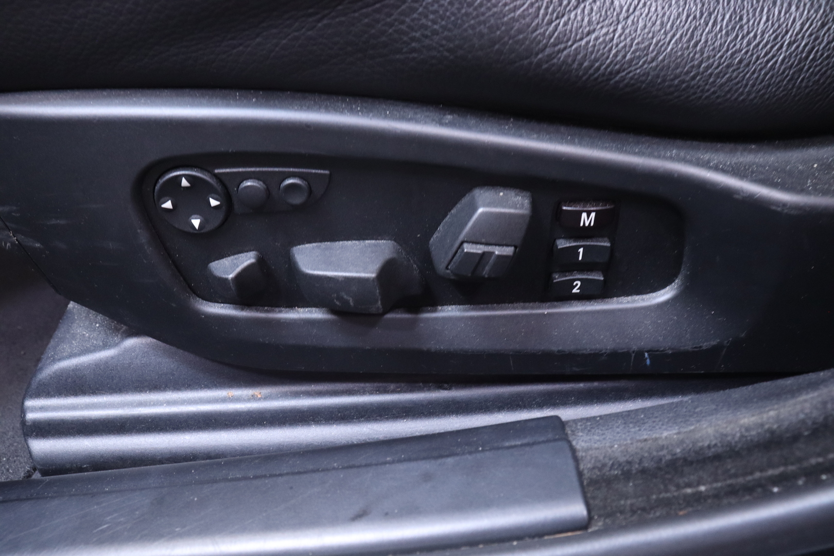 BMW - 530 - // Comfort-istuimet / Muistipenkit / Nahkaverhoilu / ACC / HUD / Webasto / Kattoluukku / AppleCarPlay // - Sedan