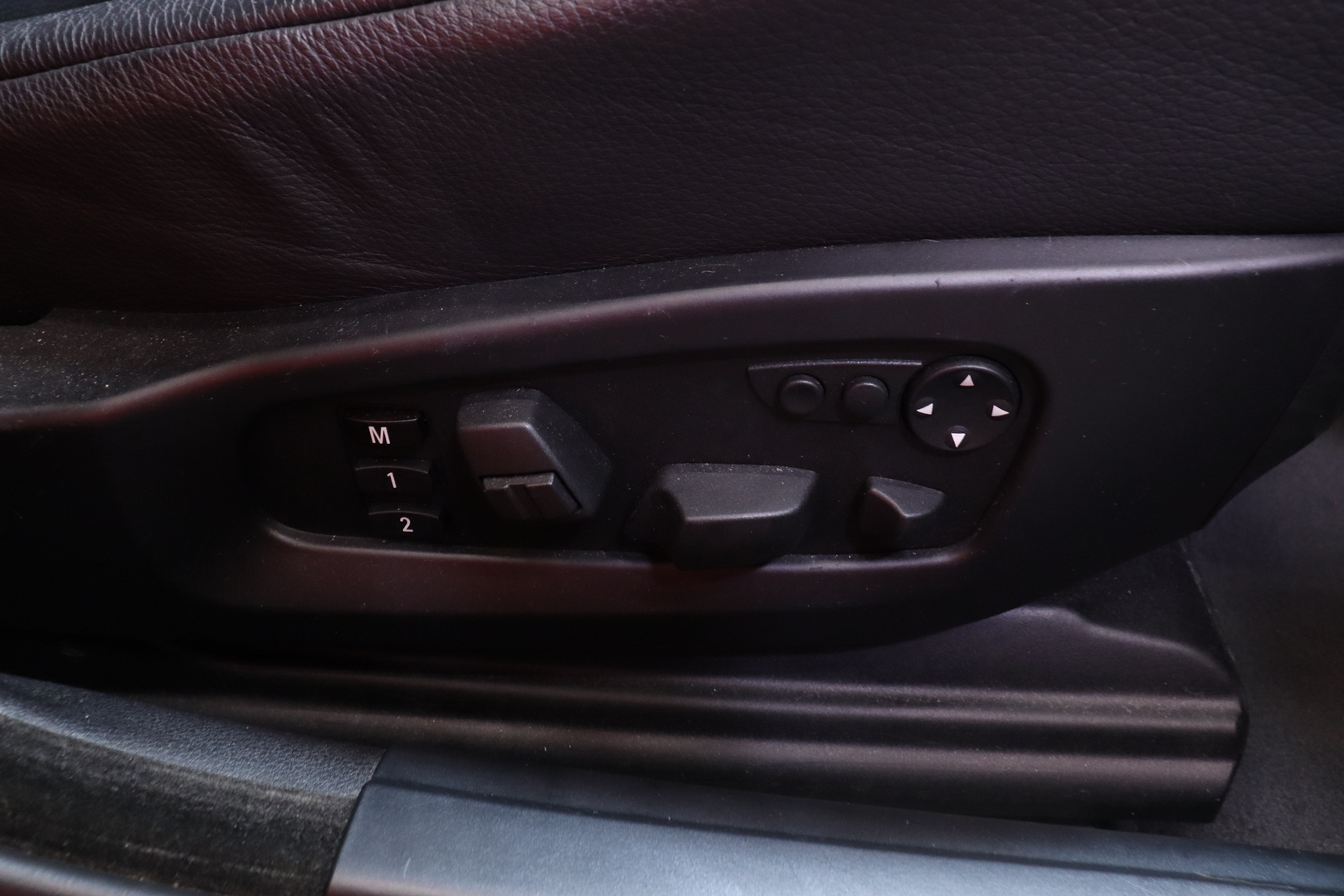 BMW - 530 - // Comfort-istuimet / Muistipenkit / Nahkaverhoilu / ACC / HUD / Webasto / Kattoluukku / AppleCarPlay // - Sedan