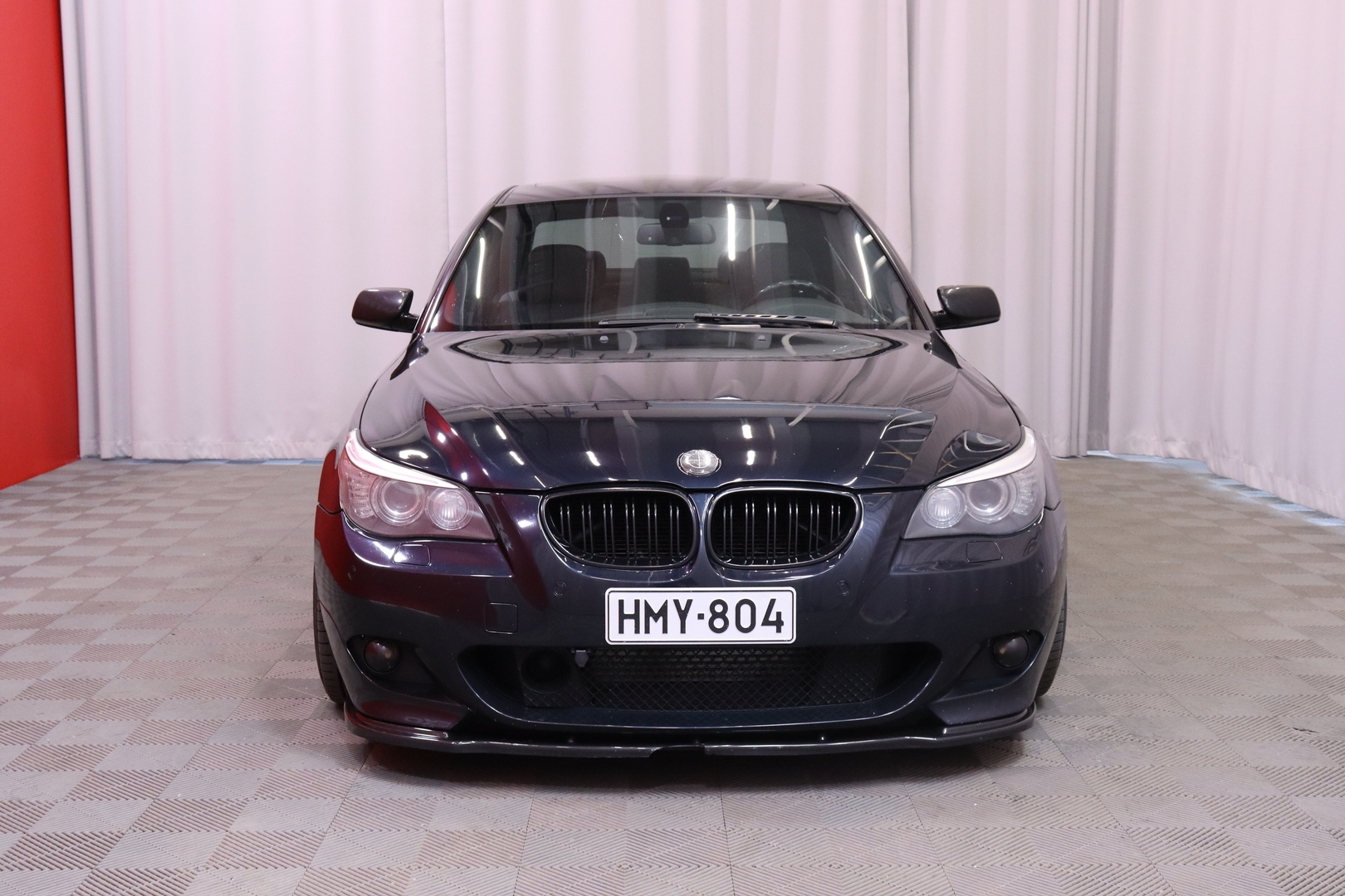 BMW - 530 - // Comfort-istuimet / Muistipenkit / Nahkaverhoilu / ACC / HUD / Webasto / Kattoluukku / AppleCarPlay // - Sedan