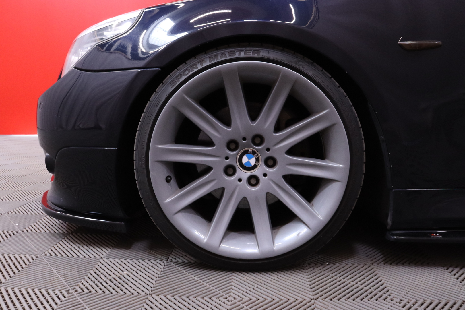 BMW - 530 - // Comfort-istuimet / Muistipenkit / Nahkaverhoilu / ACC / HUD / Webasto / Kattoluukku / AppleCarPlay // - Sedan
