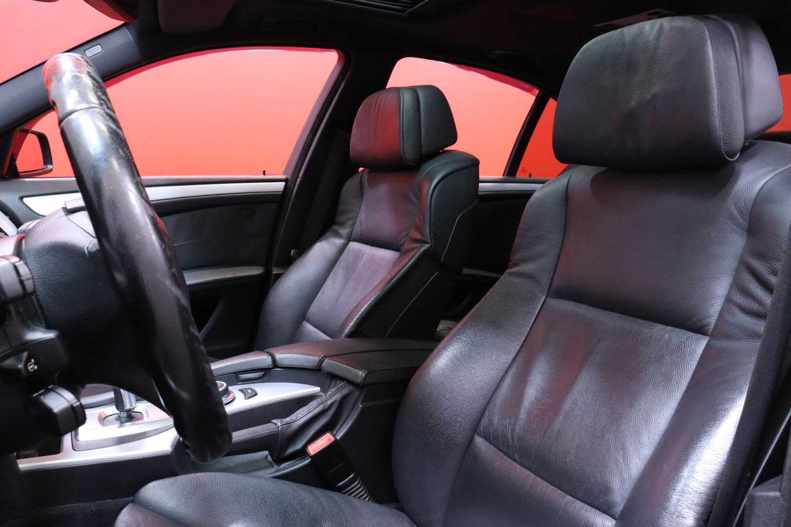 BMW - 530 - // Comfort-istuimet / Muistipenkit / Nahkaverhoilu / ACC / HUD / Webasto / Kattoluukku / AppleCarPlay // - Sedan