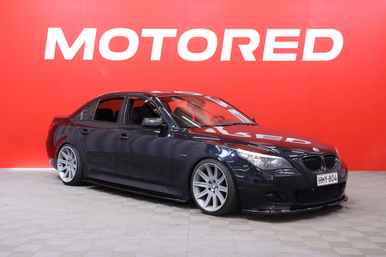BMW - 530 - // Comfort-istuimet / Muistipenkit / Nahkaverhoilu / ACC / HUD / Webasto / Kattoluukku / AppleCarPlay // - Sedan