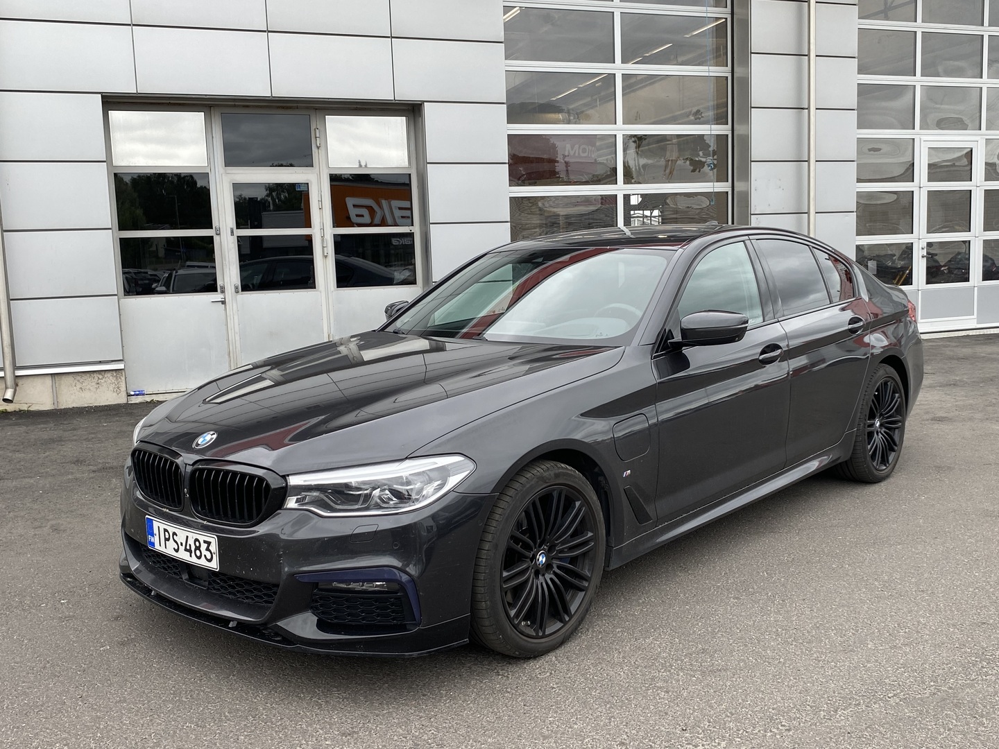 BMW - 530 - G30 Sedan 530e xDrive A Charged Edition M Sport - Sedan