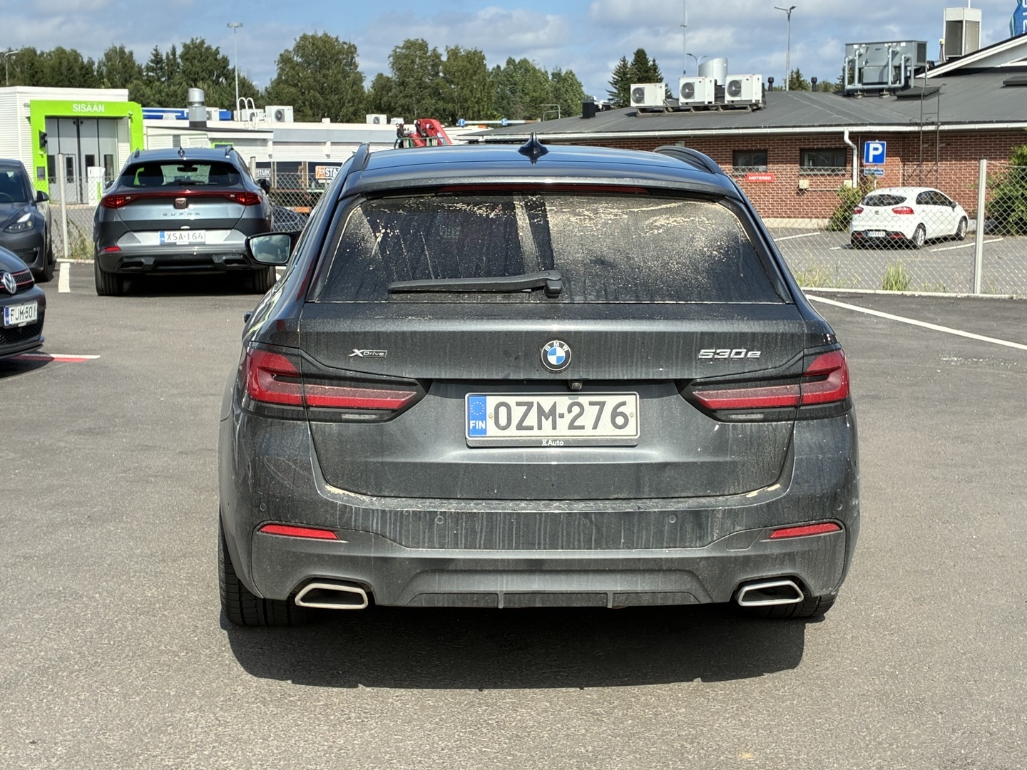 BMW - 530 - G31 LCI Touring xDrive M Sport / LED / Adapt.vakkari / HiFi / Vetokoukku / Merkkihuollot - Farmari