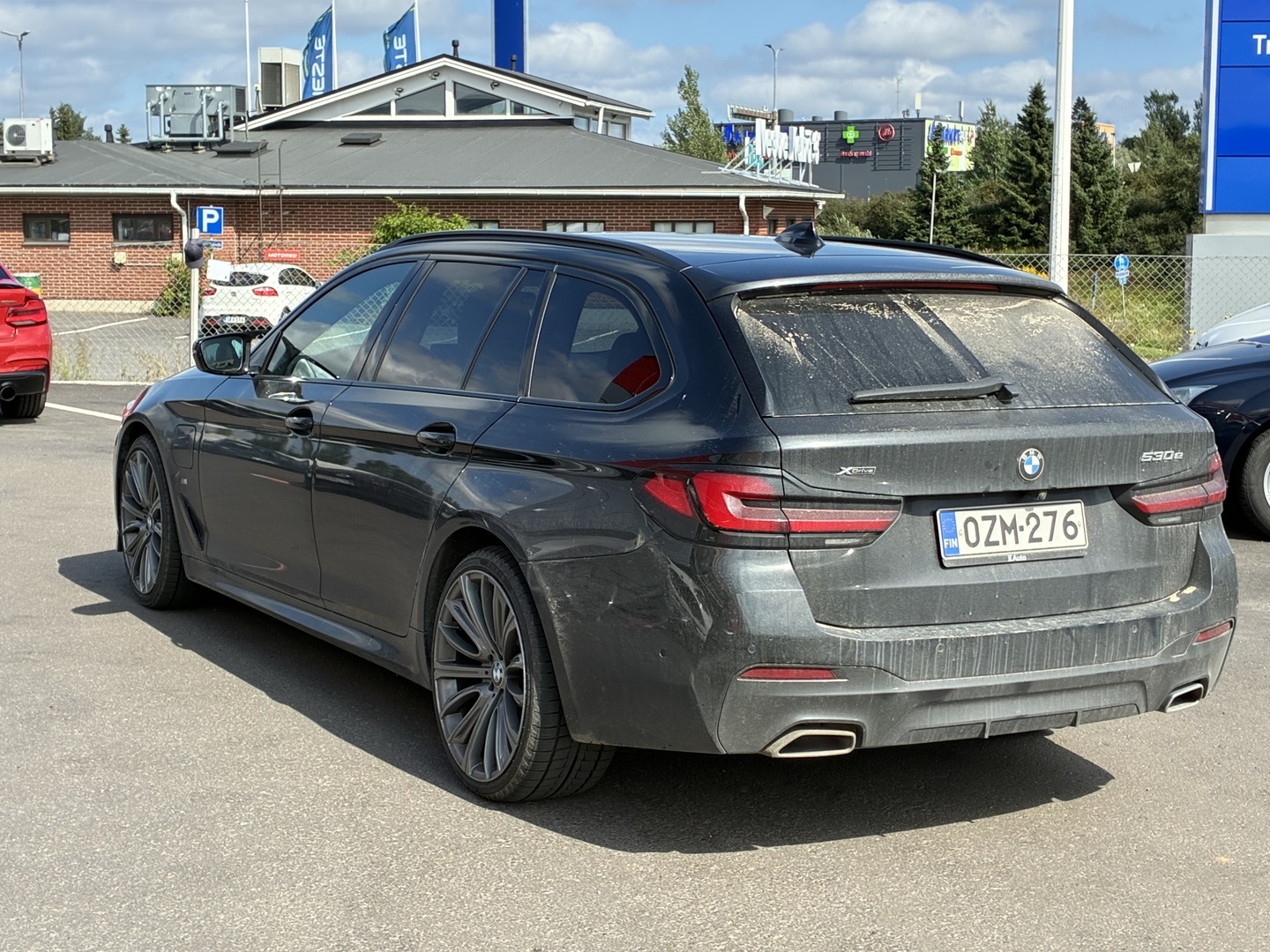 BMW - 530 - G31 LCI Touring xDrive M Sport / LED / Adapt.vakkari / HiFi / Vetokoukku / Merkkihuollot - Farmari
