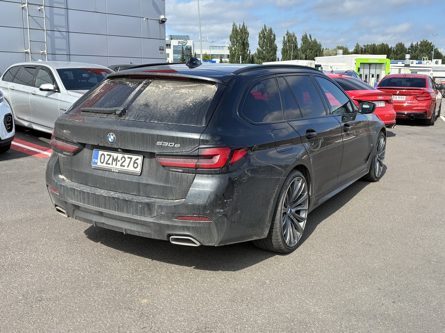 BMW - 530 - G31 LCI Touring xDrive M Sport / LED / Adapt.vakkari / HiFi / Vetokoukku / Merkkihuollot - Farmari