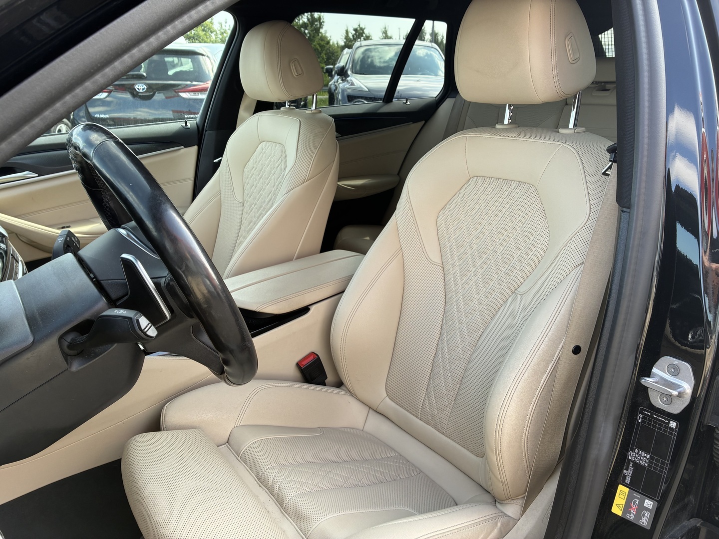 BMW - 530 - G31 LCI Touring xDrive M Sport / LED / Adapt.vakkari / HiFi / Vetokoukku / Merkkihuollot - Farmari