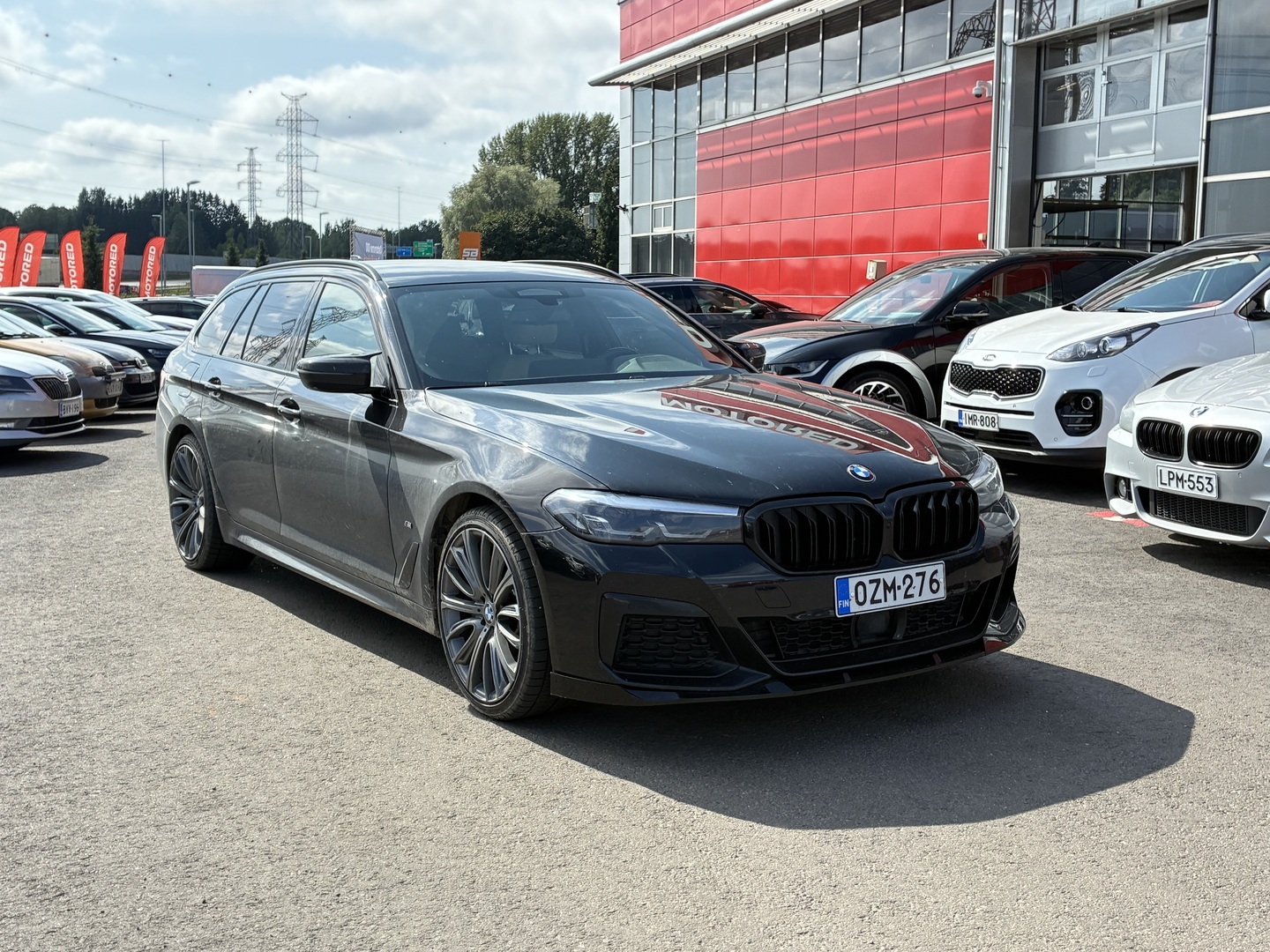 BMW - 530 - G31 LCI Touring xDrive M Sport / LED / Adapt.vakkari / HiFi / Vetokoukku / Merkkihuollot - Farmari