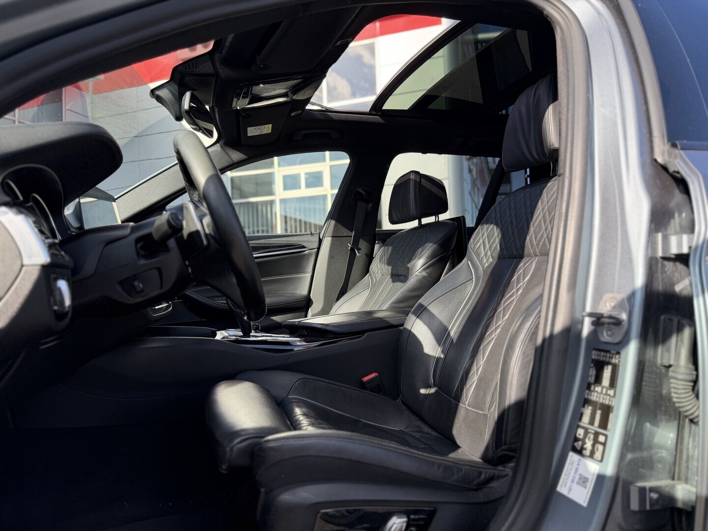 BMW - 540 - G31 Touring 40i xDrive M Sport // Webasto / Imu-ovet /  360° / Muistipenkit / HUD / H&K / Panorama // - Farmari