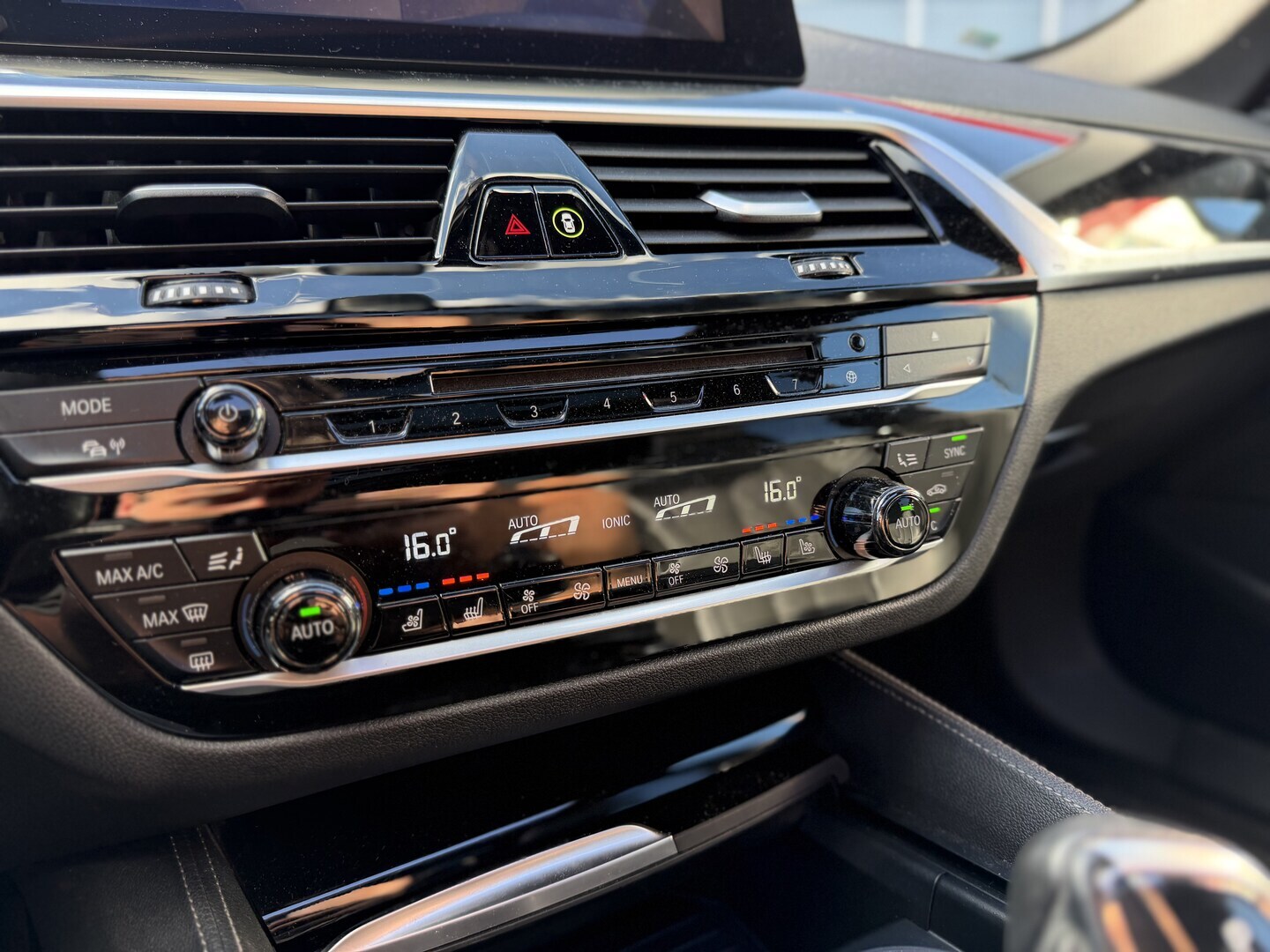BMW - 540 - G31 Touring 40i xDrive M Sport // Webasto / Imu-ovet /  360° / Muistipenkit / HUD / H&K / Panorama // - Farmari