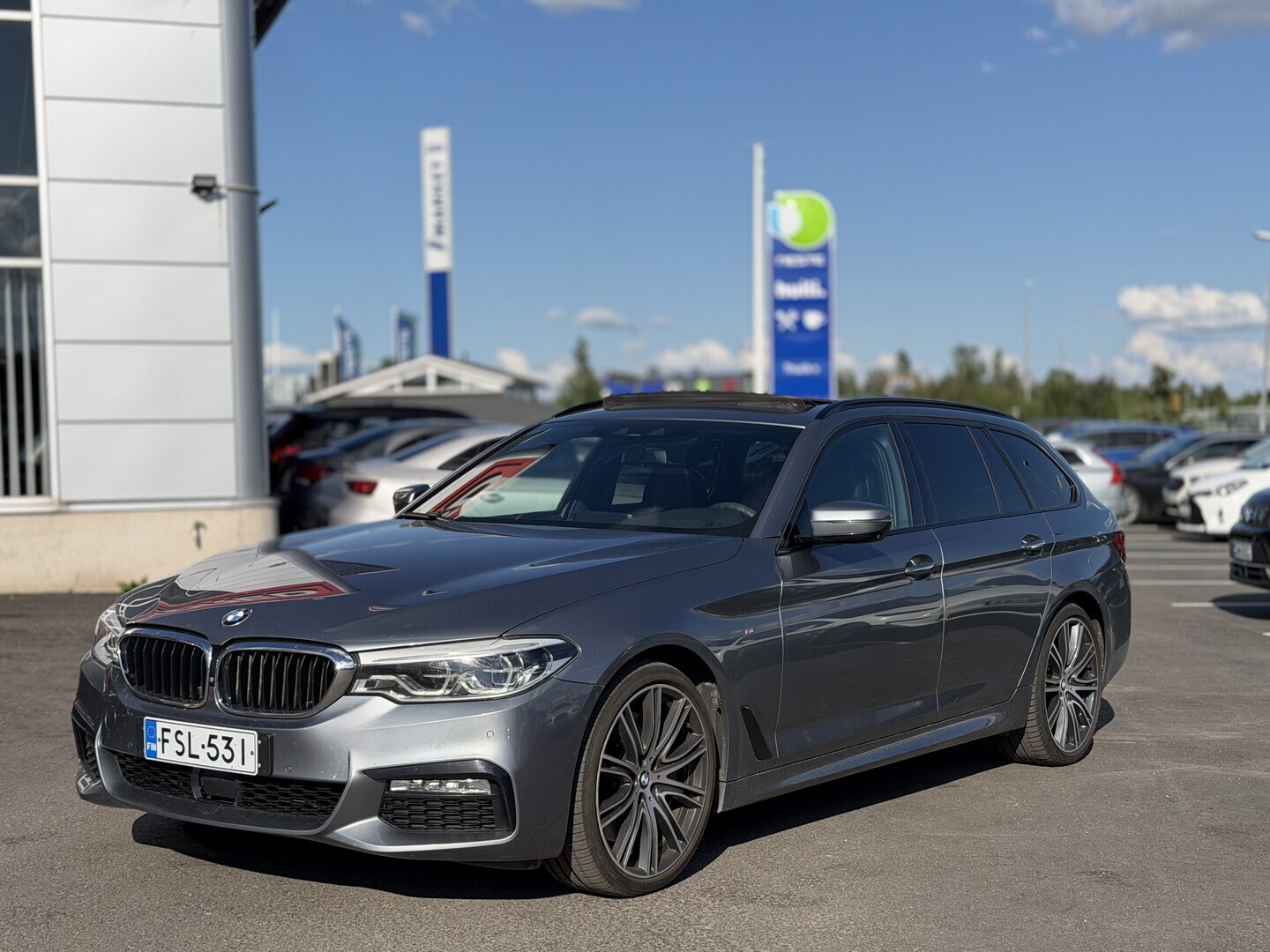 BMW - 540 - G31 Touring 40i xDrive M Sport // Webasto / Imu-ovet /  360° / Muistipenkit / HUD / H&K / Panorama // - Farmari