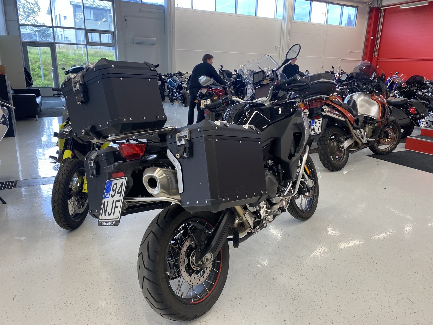 BMW - F - 900 GS Adventure // Juuri saapunut / 3x laukut / Ride Pro / Dynamic ESA / Ajomode pro // - Moottoripyörä