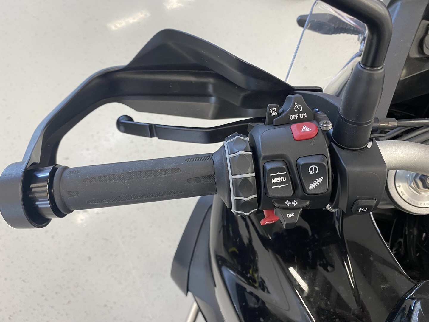 BMW - F - 900 GS Adventure // Juuri saapunut / 3x laukut / Ride Pro / Dynamic ESA / Ajomode pro // - Moottoripyörä