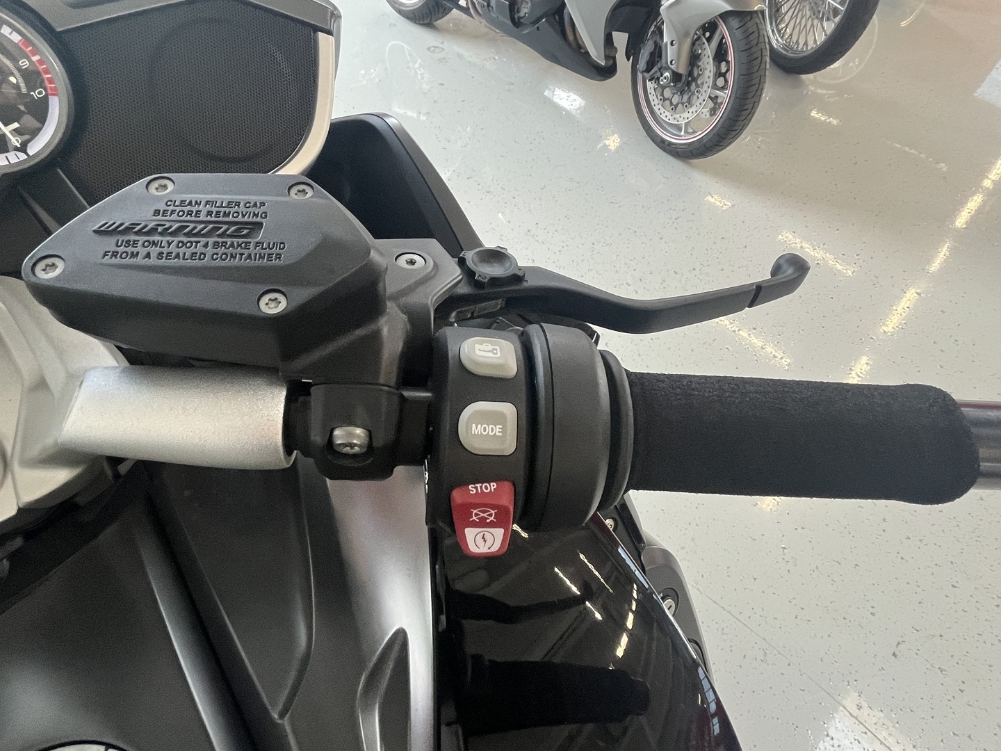 BMW - K - 1600 GT // Merkkihuollettu Suomi-pyörä / Pakki / Keyless // - Moottoripyörä