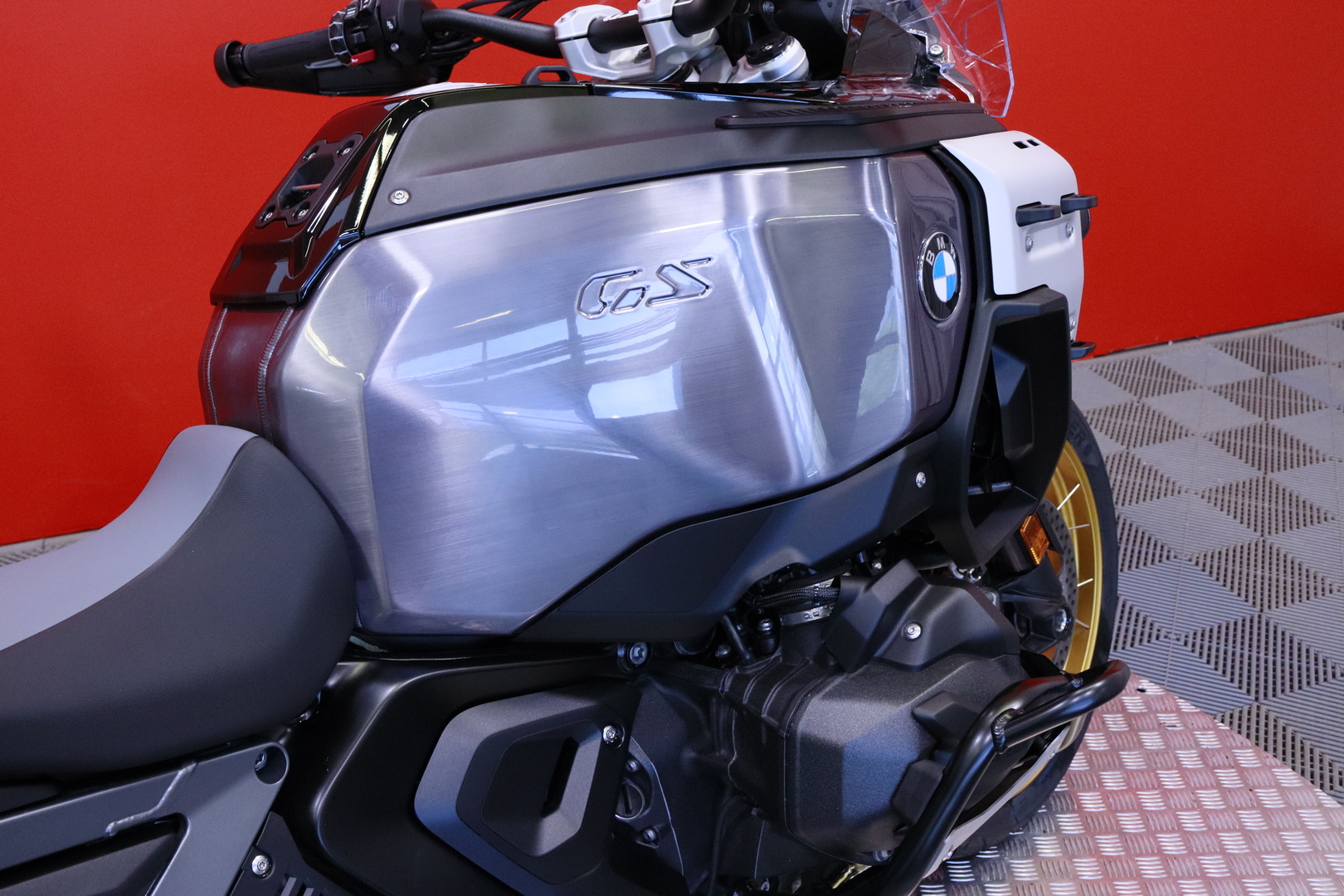 BMW - R - 1300 GS Adventure ASA // 5v. Jatkotakuu! / Comfort Adapt. alusta / Riding Assistant // - Moottoripyörä