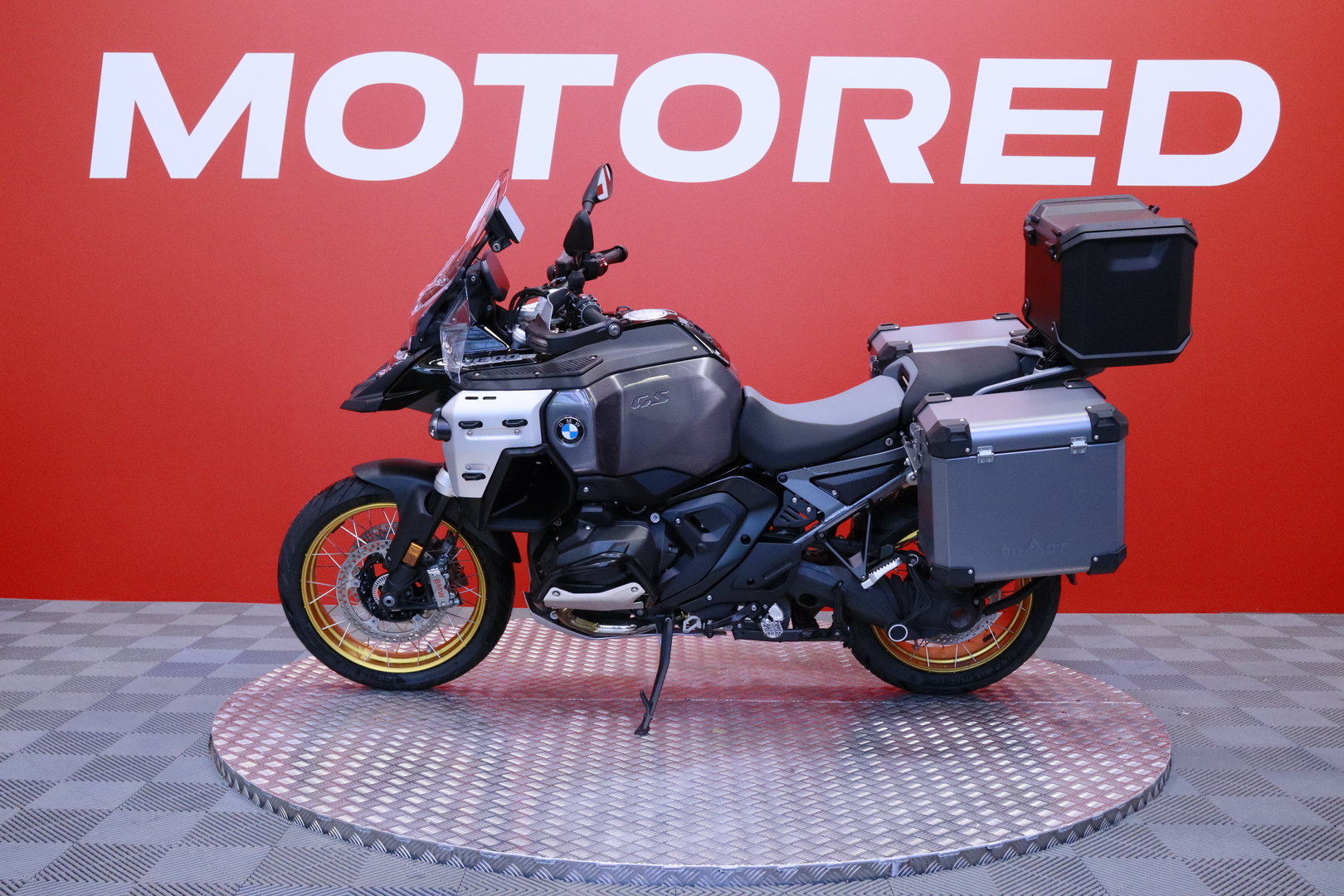 BMW - R - 1300 GS Adventure ASA // 5v. Jatkotakuu! / Comfort Adapt. alusta / Riding Assistant // - Moottoripyörä