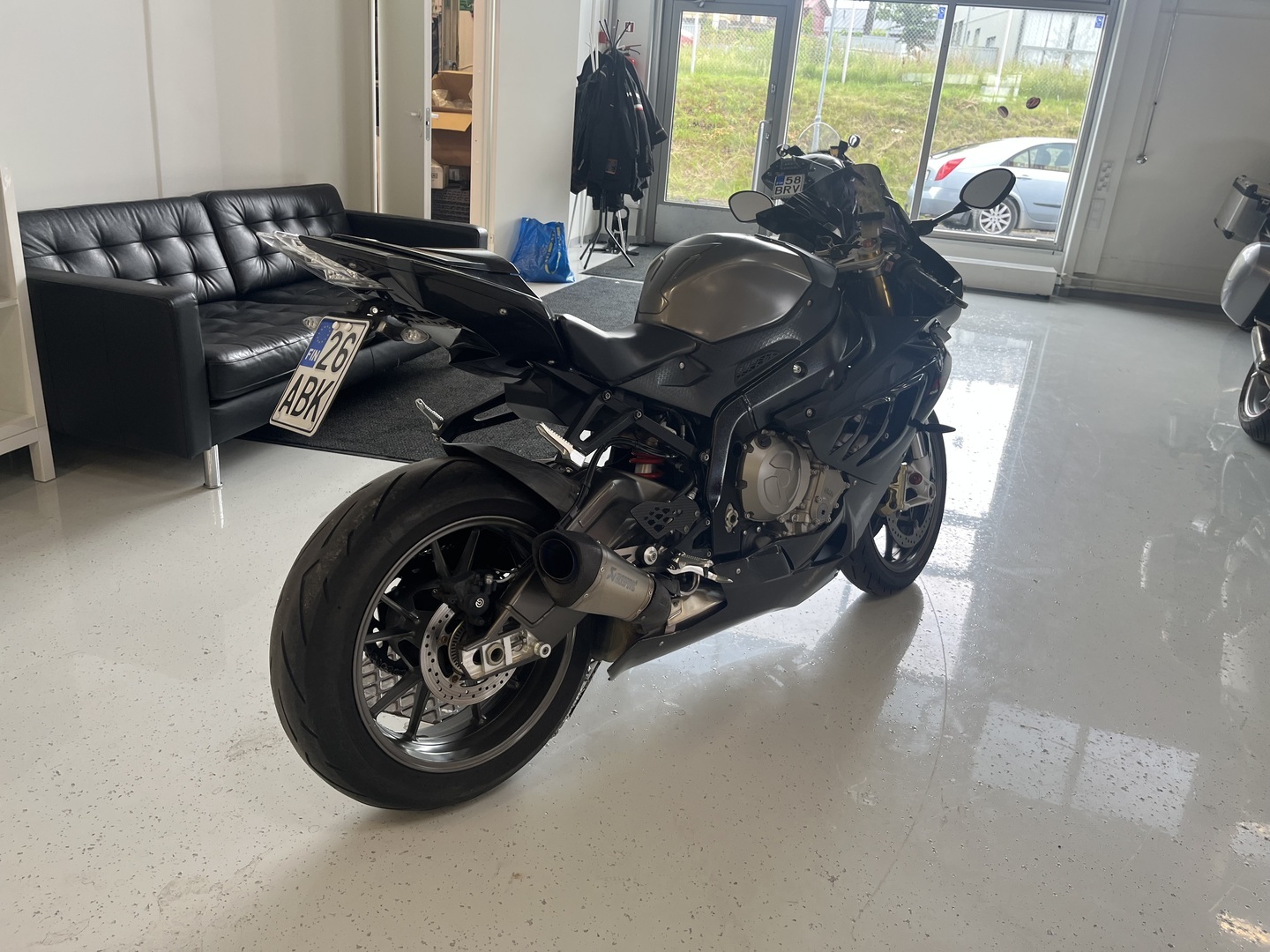 BMW - S - 1000RR // Juuri saapunut / Huoltokirja / Shifter / Ajomodet / Akrapovic // - Moottoripyörä