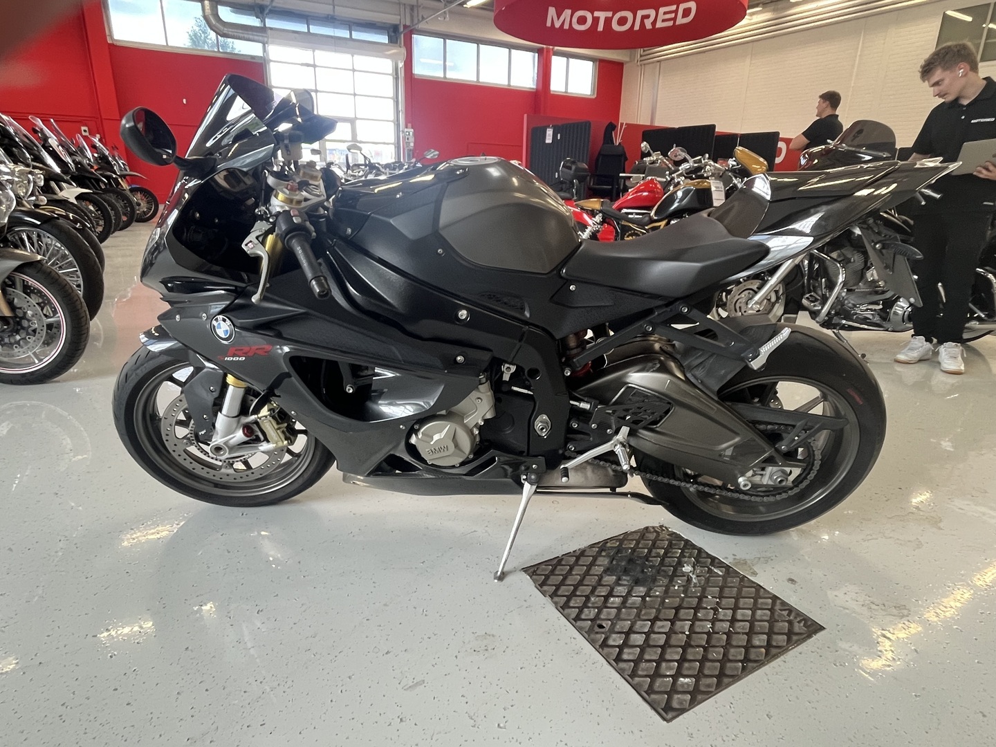 BMW - S - 1000RR // Juuri saapunut / Huoltokirja / Shifter / Ajomodet / Akrapovic // - Moottoripyörä