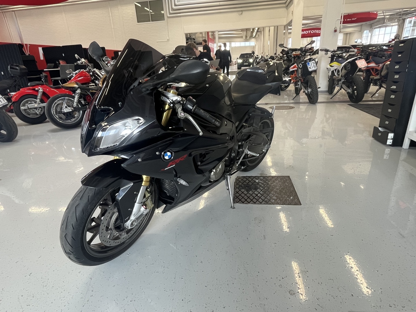 BMW - S - 1000RR // Juuri saapunut / Huoltokirja / Shifter / Ajomodet / Akrapovic // - Moottoripyörä
