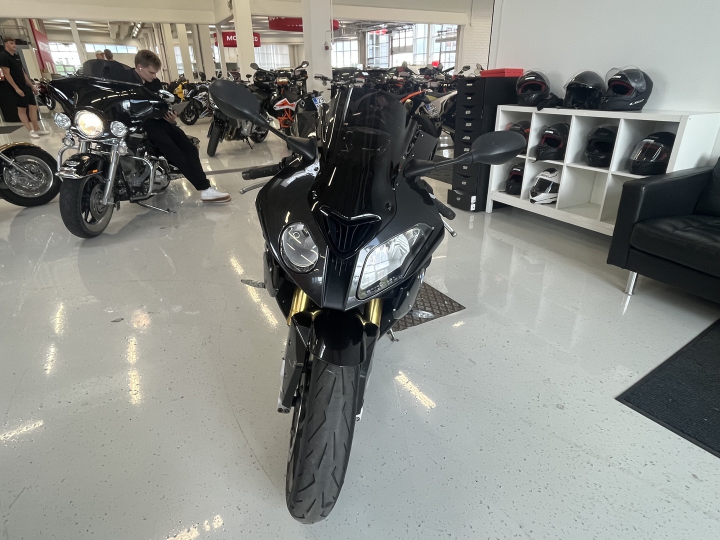 BMW - S - 1000RR // Juuri saapunut / Huoltokirja / Shifter / Ajomodet / Akrapovic // - Moottoripyörä