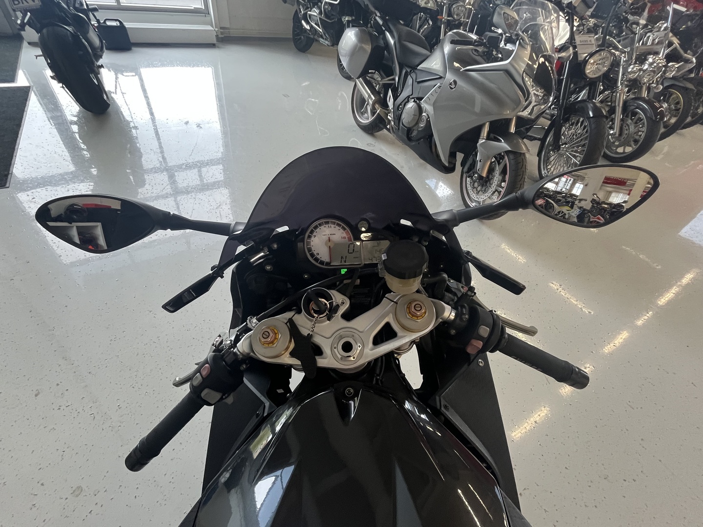 BMW - S - 1000RR // Juuri saapunut / Huoltokirja / Shifter / Ajomodet / Akrapovic // - Moottoripyörä