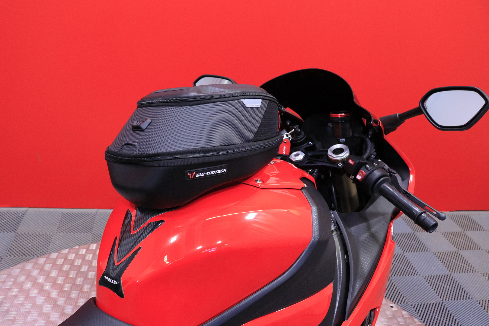 BMW - S - 1000RR // Suomi-pyörä / Huoltokirja / Shifter / Akrapovic / DTC / TFT // - Moottoripyörä