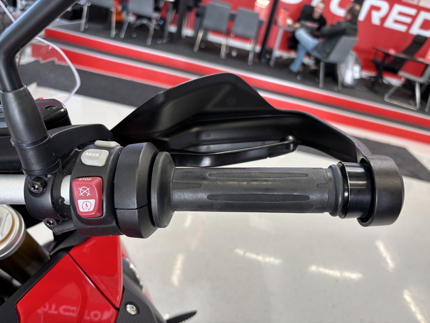BMW - S - 1000XR // Juuri saapunut! / Akrapovic / Navi / Suomi-pyörä / Vakkari // - Moottoripyörä