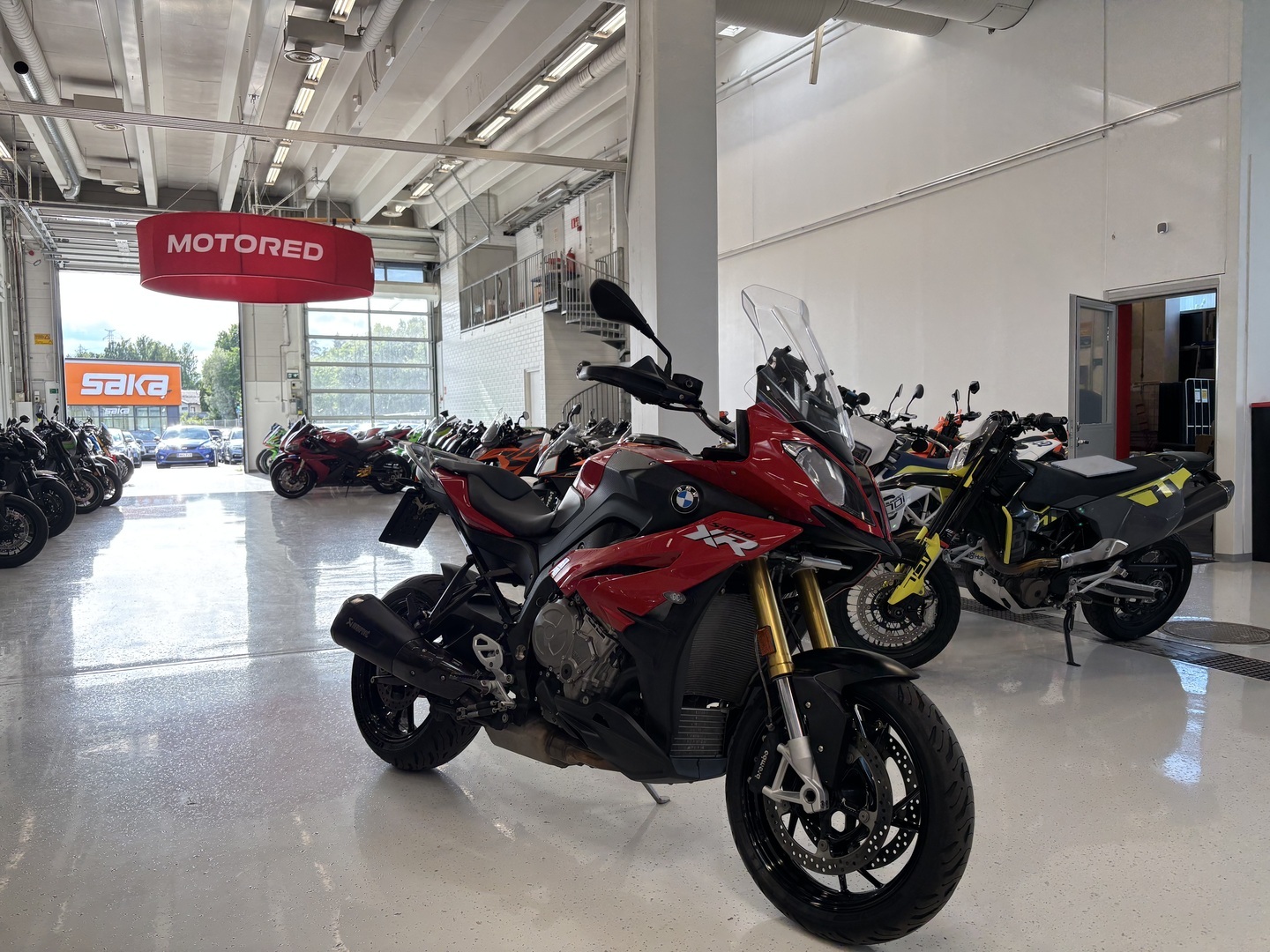 BMW - S - 1000XR // Juuri saapunut! / Akrapovic / Navi / Suomi-pyörä / Vakkari // - Moottoripyörä