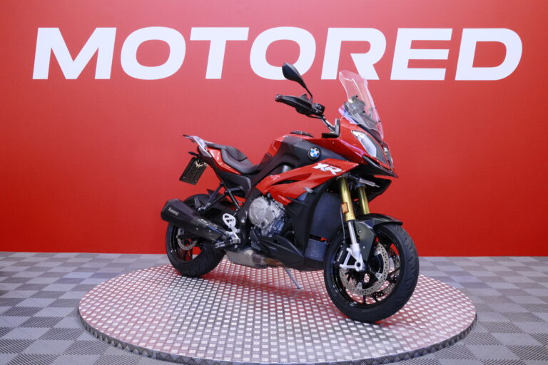 BMW - S - 1000XR // Juuri saapunut! / Akrapovic / Navi / Suomi-pyörä / Vakkari // - Moottoripyörä
