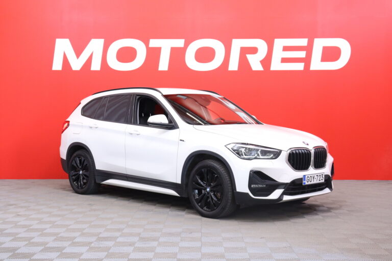 BMW - X1 - F48 xDrive25e A Charged Edition Sport // Vetokoukku / HUD / LED // - Maastoauto