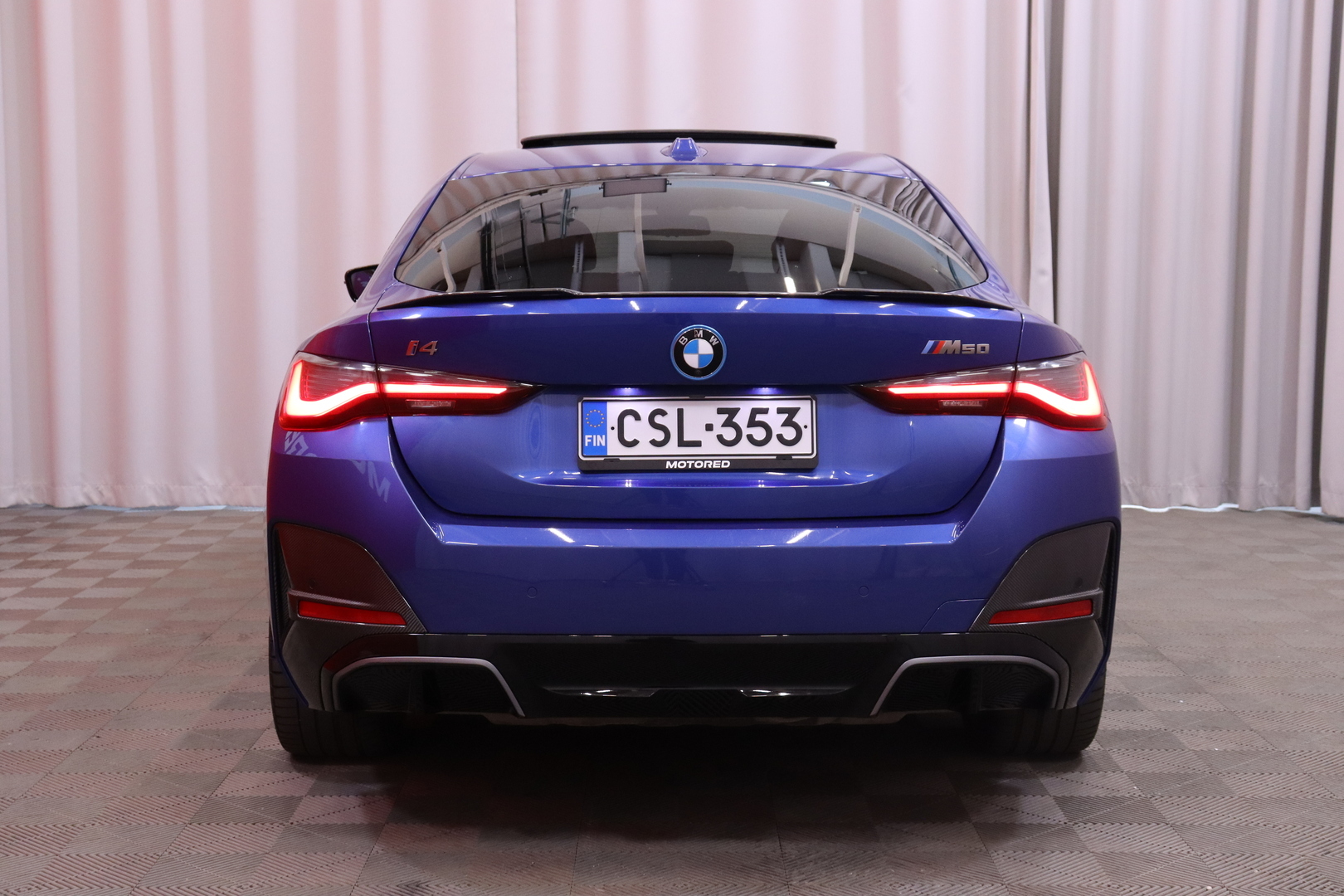 BMW - i4 M50 - Motorsport engineering // Laser / Carbon Paketti / ACC / H&K / HUD / Adapt.alusta / Kattoluukku / Koukku // - Sedan