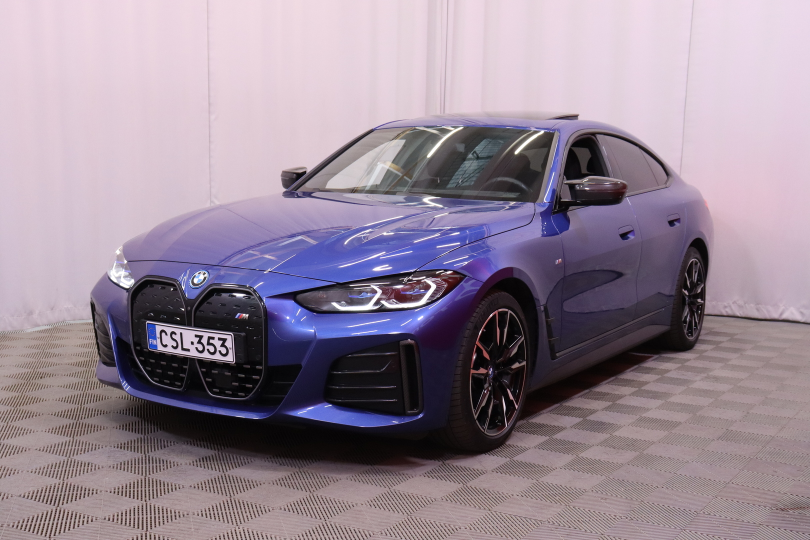 BMW - i4 M50 - Motorsport engineering // Laser / Carbon Paketti / ACC / H&K / HUD / Adapt.alusta / Kattoluukku / Koukku // - Sedan