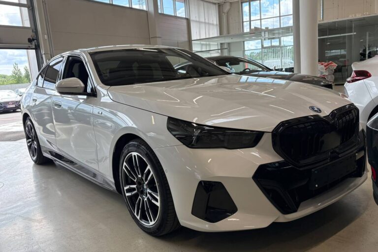 BMW - i5 - G60 eDrive40 M Sport - Sedan