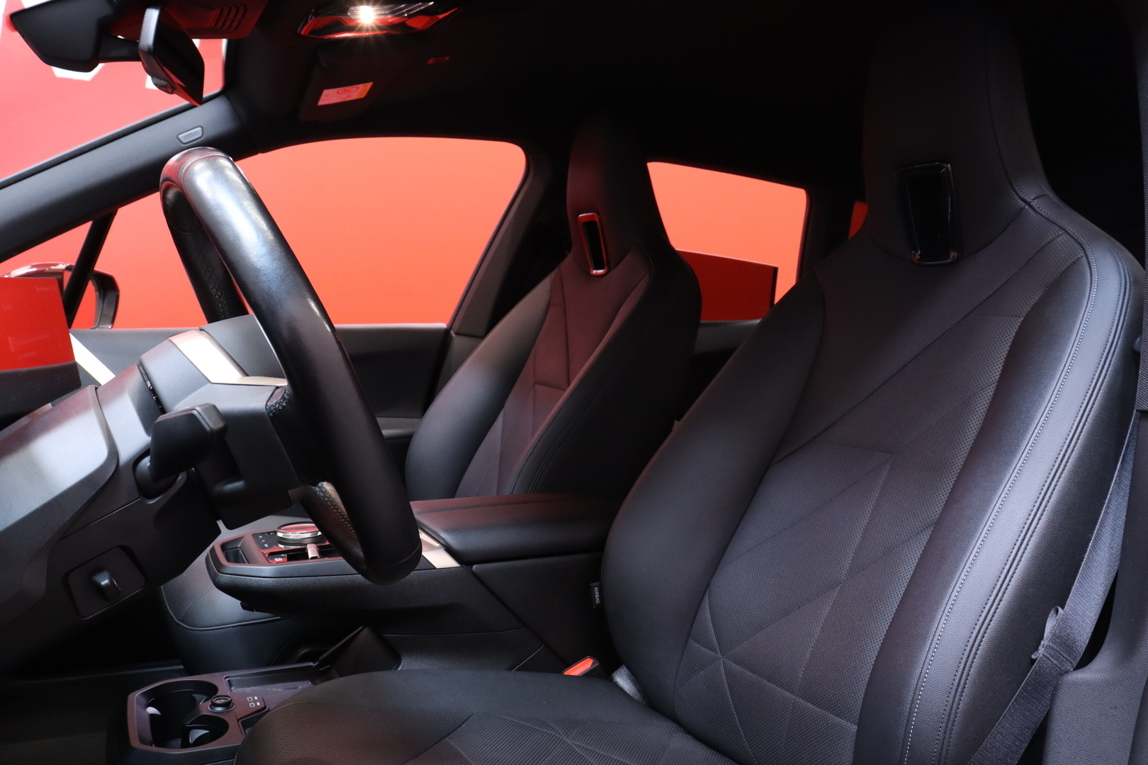 BMW - iX - xDrive40 Sport Package | DAP / 360 / Koukku | H/K hifit / 2x vanteet // - Maastoauto
