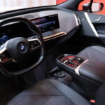 BMW - iX - xDrive40 Sport Package | DAP / 360 / Koukku | H/K hifit / 2x vanteet // - Maastoauto
