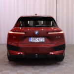 BMW - iX - xDrive40 Sport Package | DAP / 360 / Koukku | H/K hifit / 2x vanteet // - Maastoauto