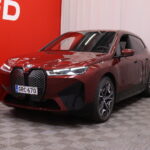BMW - iX - xDrive40 Sport Package | DAP / 360 / Koukku | H/K hifit / 2x vanteet // - Maastoauto