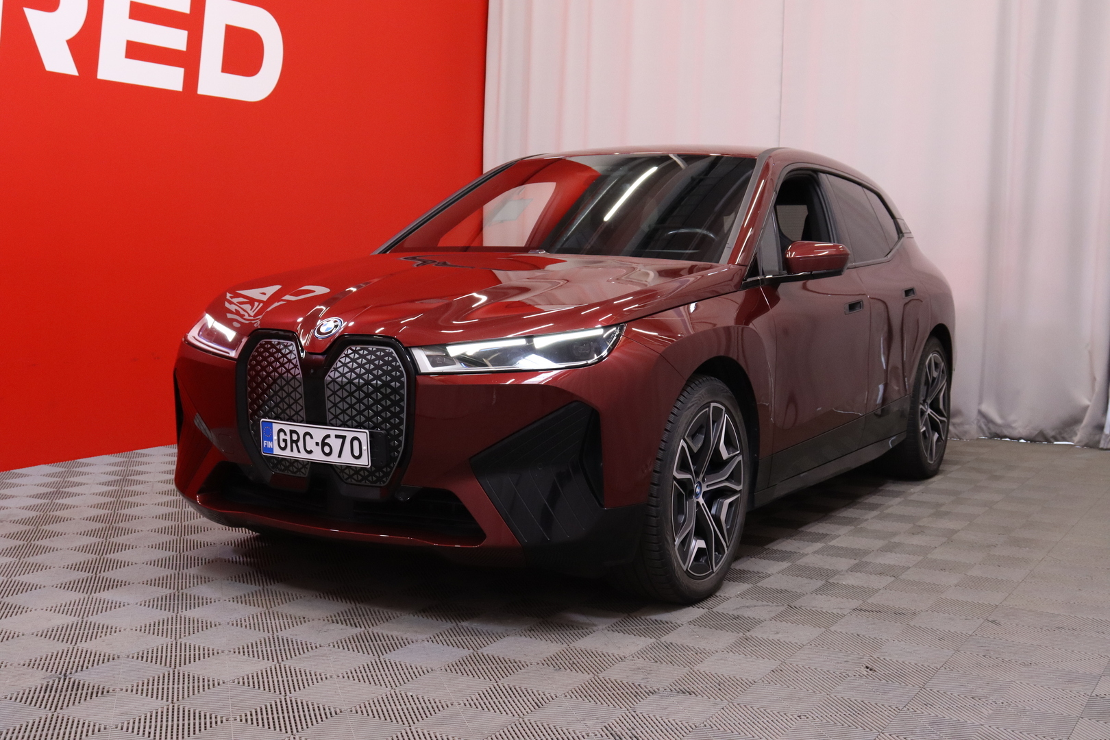BMW - iX - xDrive40 Sport Package | DAP / 360 / Koukku | H/K hifit / 2x vanteet // - Maastoauto