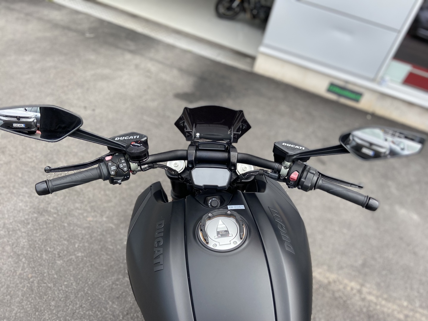Ducati - DIAVEL - 1260 // Suomi-pyörä / Termignoni / Huoltokirja / 2x Avaimet // - Moottoripyörä