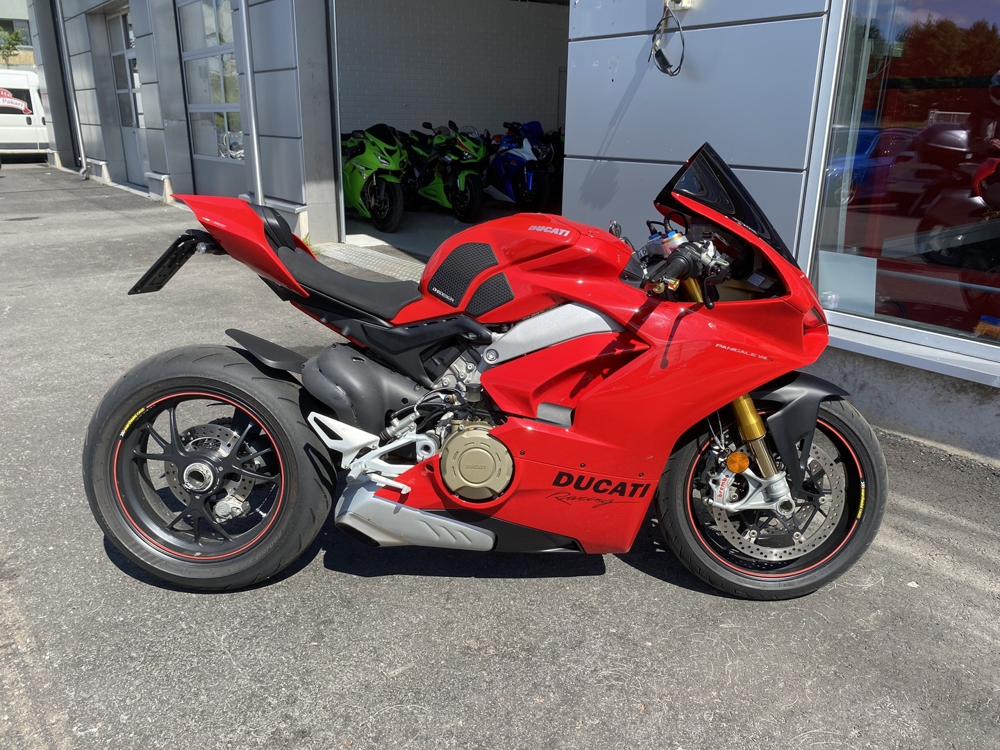 Ducati - PANIGALE V4 - V4S // Huoltokirja / DQS / Öhlins / Ajomodet / Mukautettavat säädöt YMS! // - Moottoripyörä