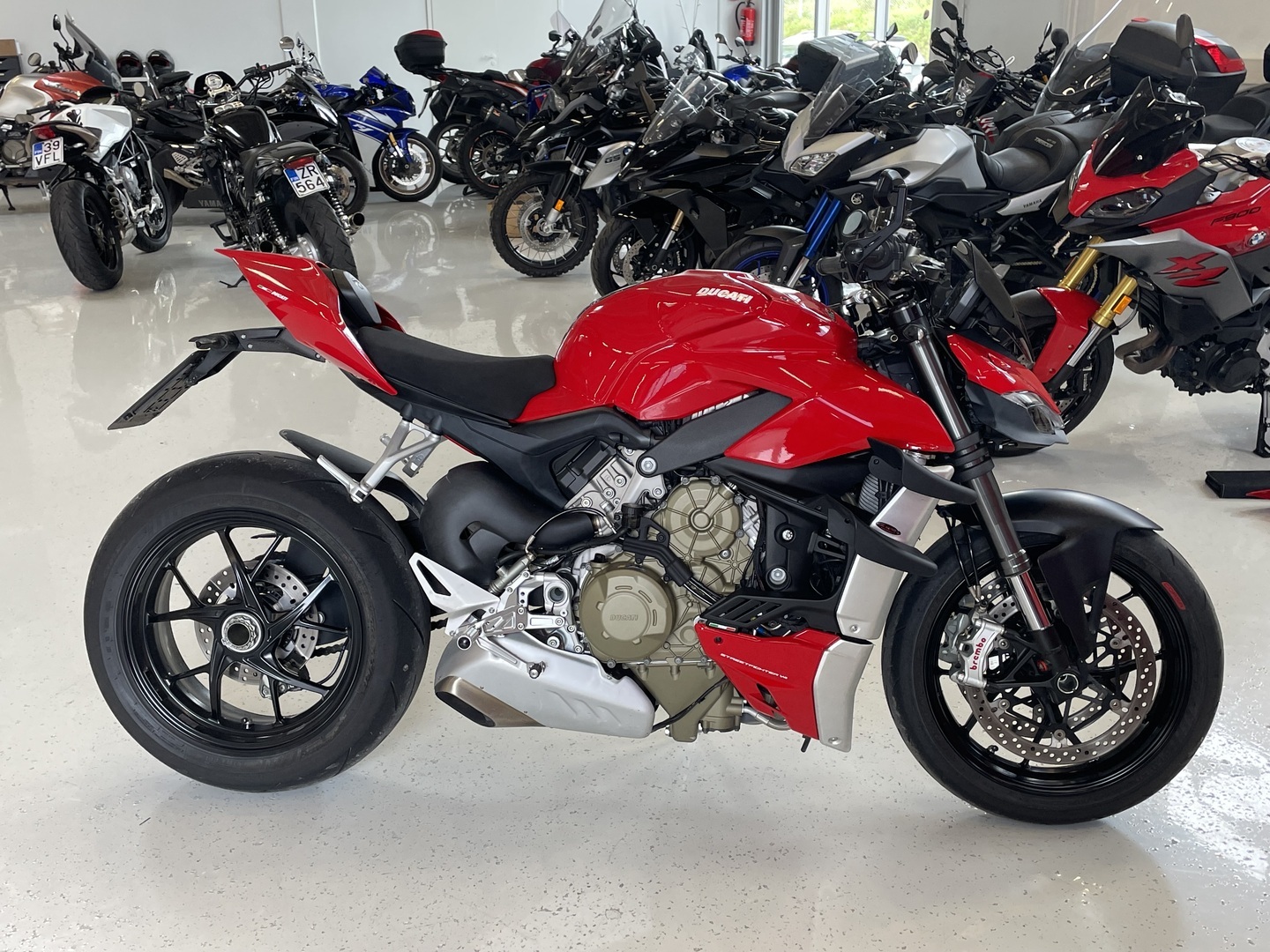 Ducati - STREETFIGHTER - V4 // Juuri saapunut / Suomi pyörä / Huoltokirja // - Moottoripyörä