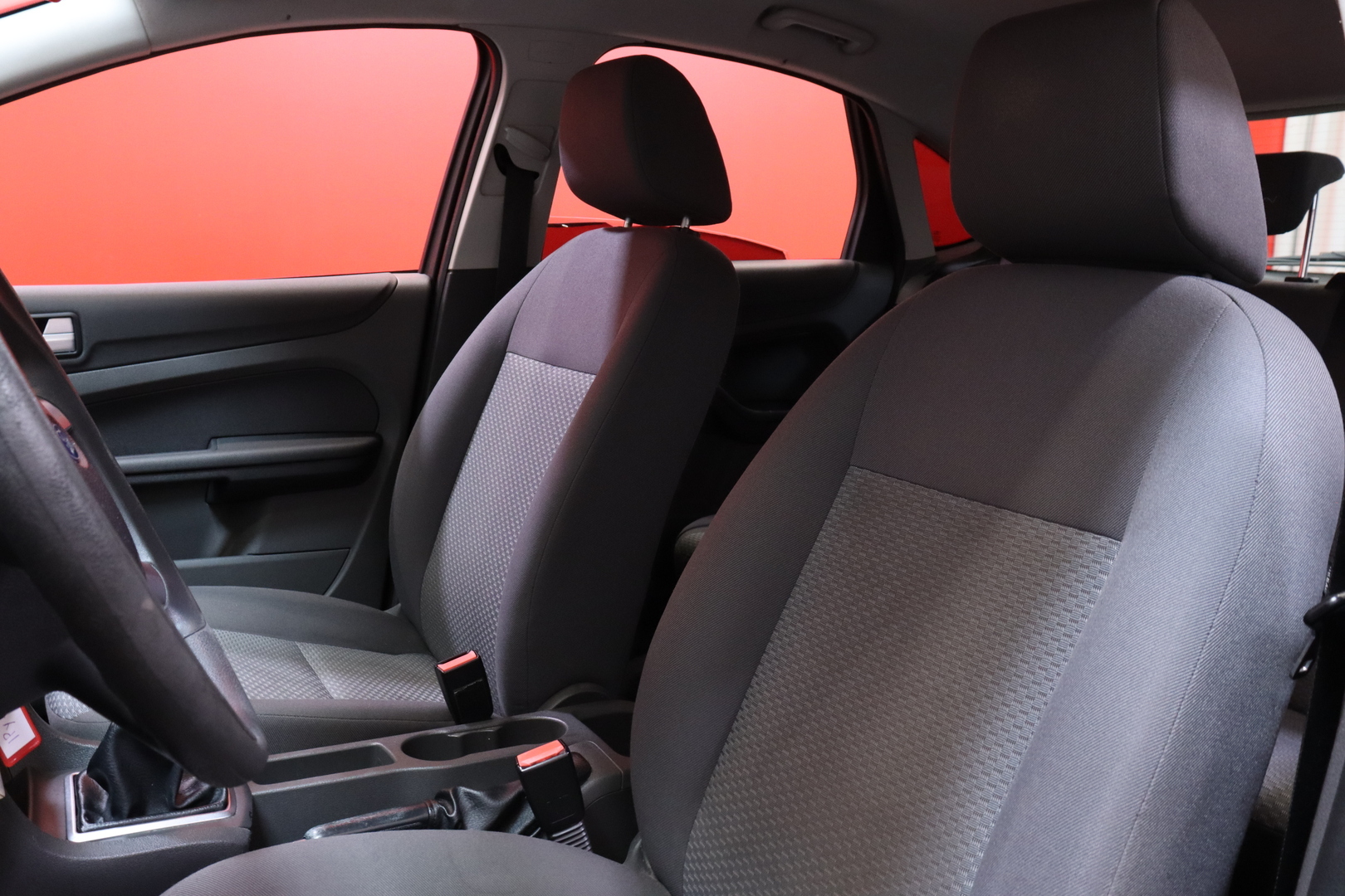 Ford - Focus - 4D FOCUS HATCHBACK 1.6-DA3/264 // MYYDÄÄN HUUTOKAUPAT.COM ! // - Viistoperä